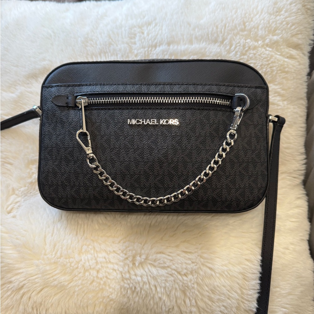 Like New Michael Kors Jet Set Large Logo Crossbody Bag